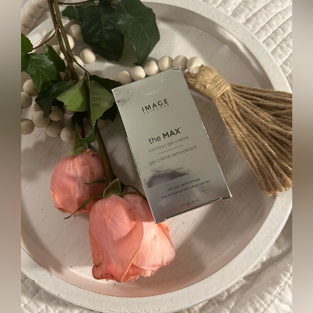 ✨ IMAGE Skincare The MAX Contour Gel Crème ✨

Retail: $125